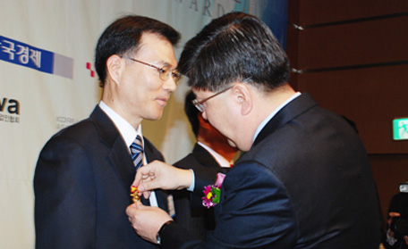 Nuri Telecom CEO Cho Song-man